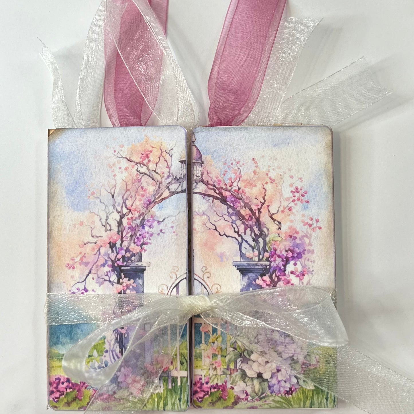 Gated Garden – Flip Out Folio Kit